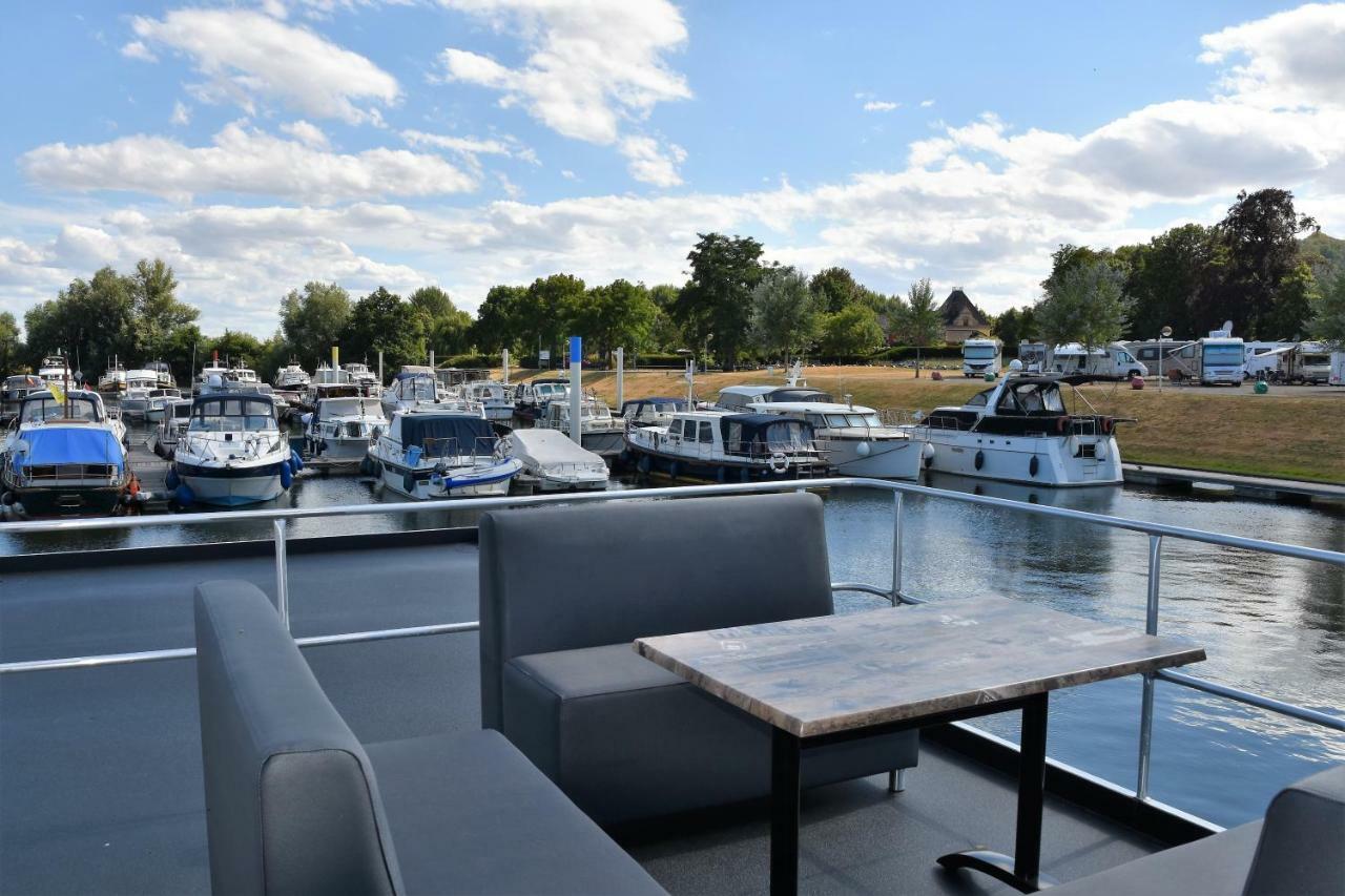 Alojamento Cosy Floating Boatlodge Athene